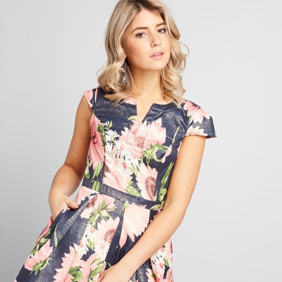 ModCloth Personal Boldness Dress - Sunflower Sz 0 - Picture 2 of 10